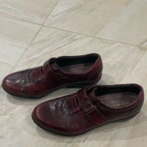 NWOT Clarks Size 10 Shoes Everyday Red Brown Bicycle Toe Showoff Leather